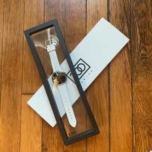 ELIZABETH and JAMES 200 Series Watch